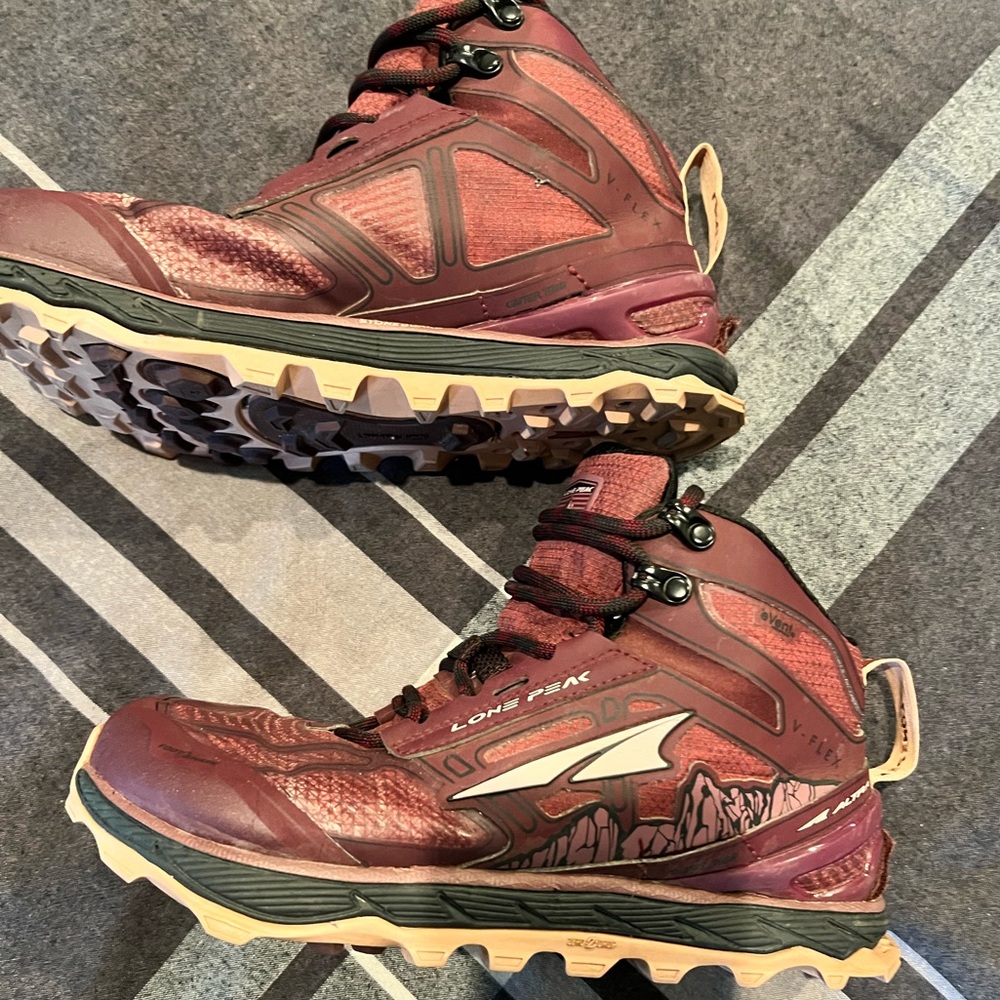 Women’s Altra Lonepeak waterproof trail boots size 7